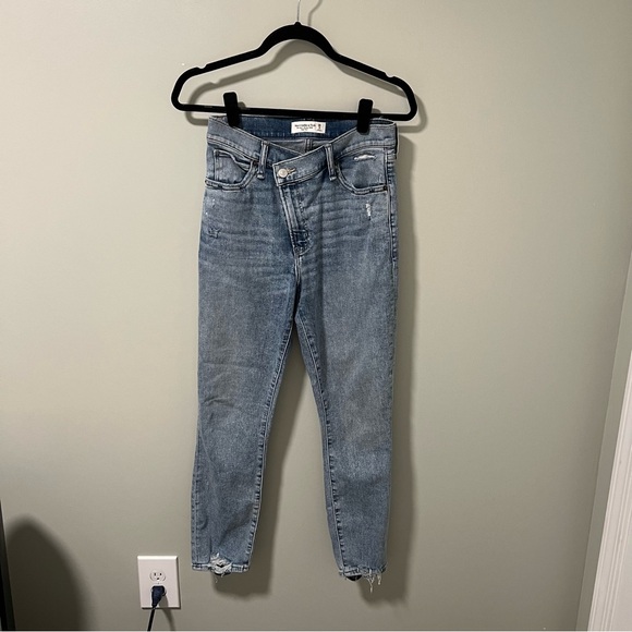 Abercrombie Light Wash Skinny Jeans - Picture 4 of 8